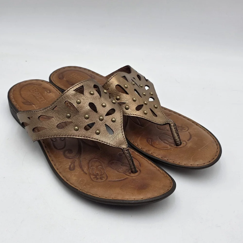 Born Akala Bronze Metallic Leather Studded Slip On Thong Sandals Women's 9/40.5